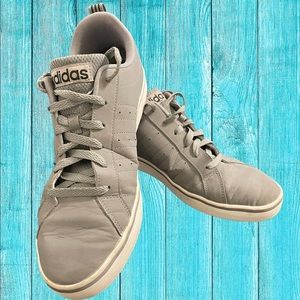 Men’s Adidas tennies